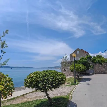 2 Bedroom Gorgeous In Kastel Luksic * Kastela