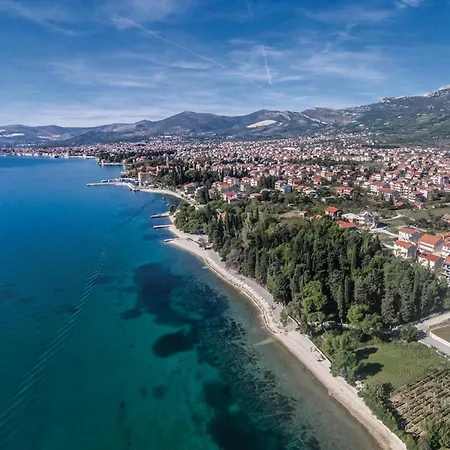 2 Bedroom Gorgeous In Kastel Luksic Apartment Kastela